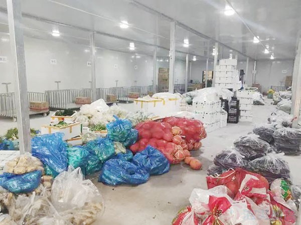 在冷庫使用中，如何根據(jù)食品分類確定貯藏溫度值？